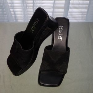 Black Wedge Sandles